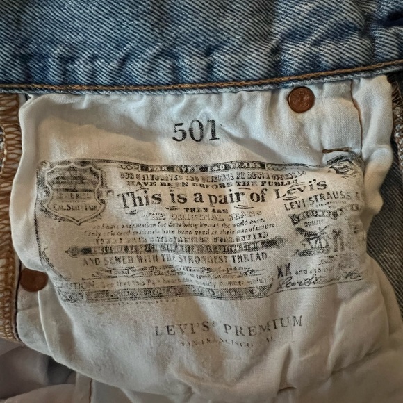 Levi’s 501 Original Short - Picture 8 of 8